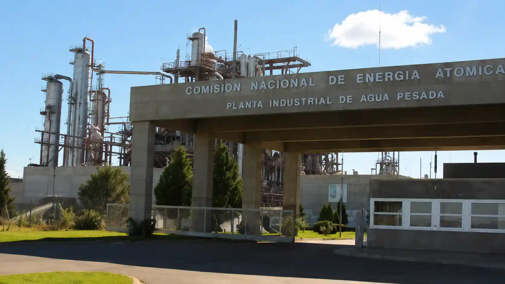 Argentina critical infrastructure reactivation PIAP heavy-water plant Vaca Muerta