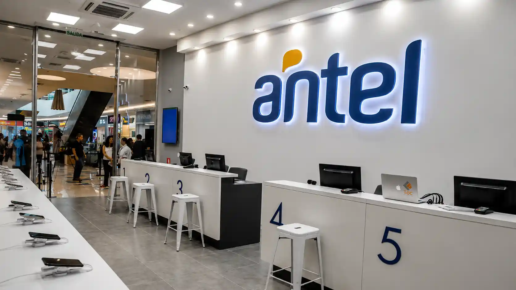 Antel company insight covering Uruguay telecom, fiber infrastructure, 5G, cloud, data centers and state digital infrastructure