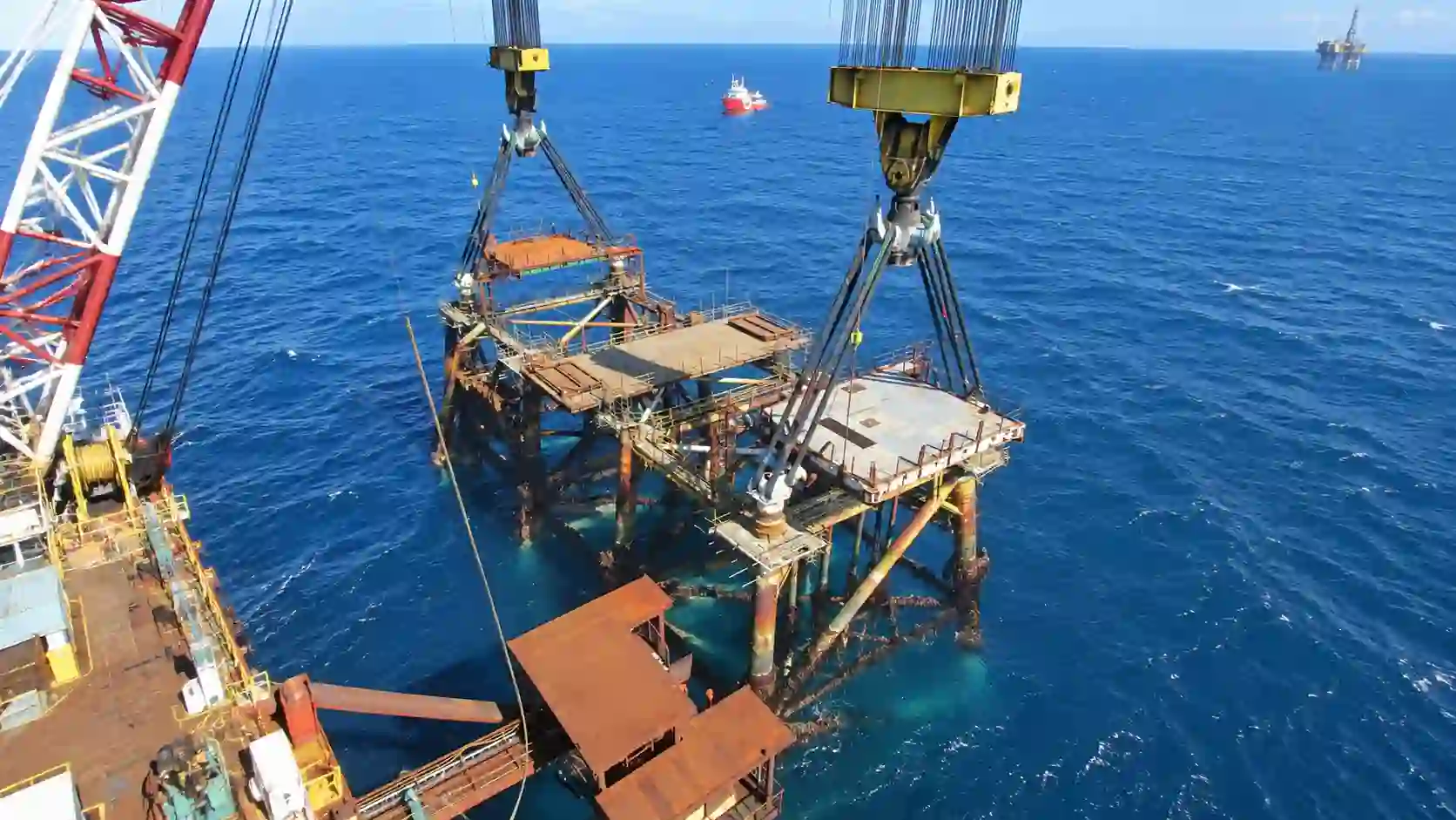 Brazil offshore decommissioning supply chain with platforms, subsea systems, ports, shipyards and recycling